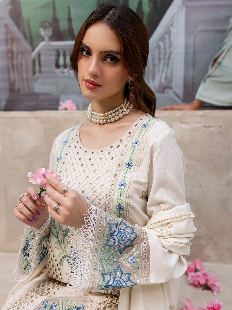 LAWN 3 PIECE | UNSTITCHED SUIT | FULLY CHICKEN KARI