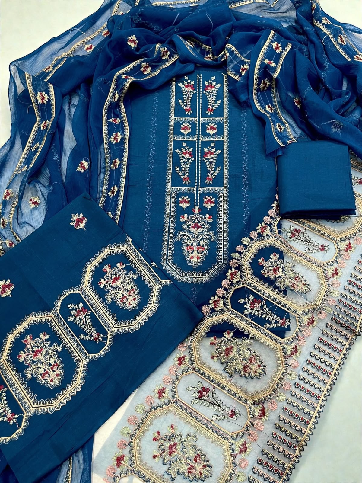 LAWN 3 PIECE | SUMMER COLLECTION | UNSTITCHED SUIT